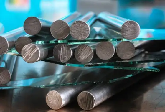 How do you Calculate Fatigue Life for Nickel Alloy Bar in Cyclic Loading Application?